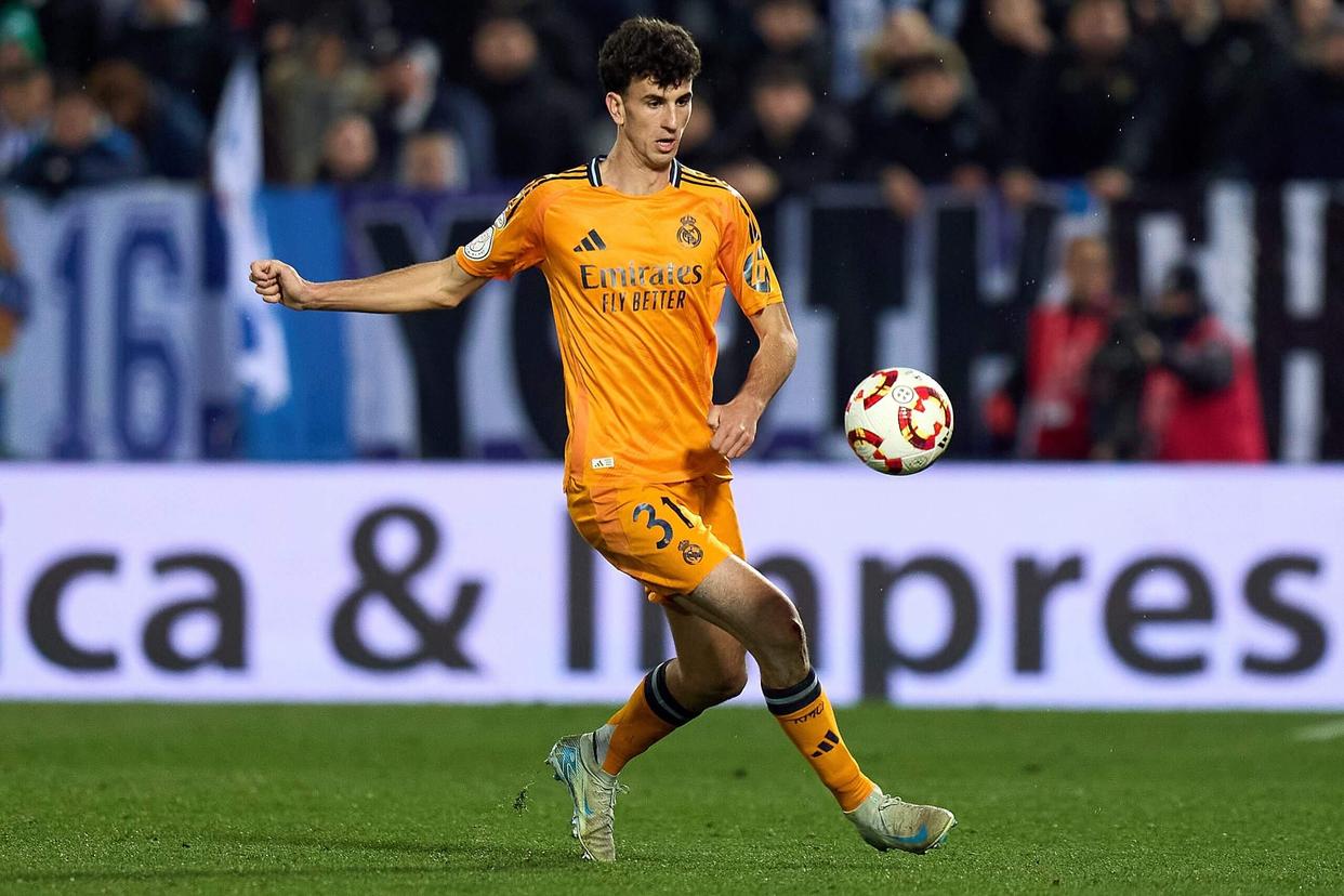 三亿体育体育娱乐-皇马中卫受伤，支柱缺席或成致命伤病的简单介绍