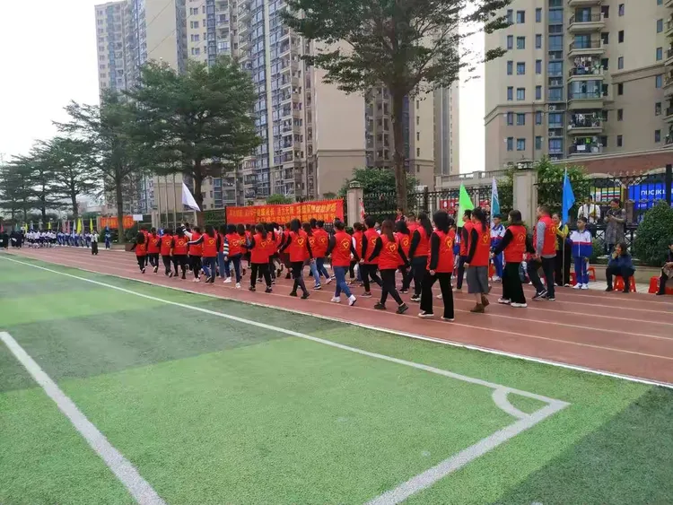 三亿体育体育网站-防守型球员完美表现领队队取得胜利