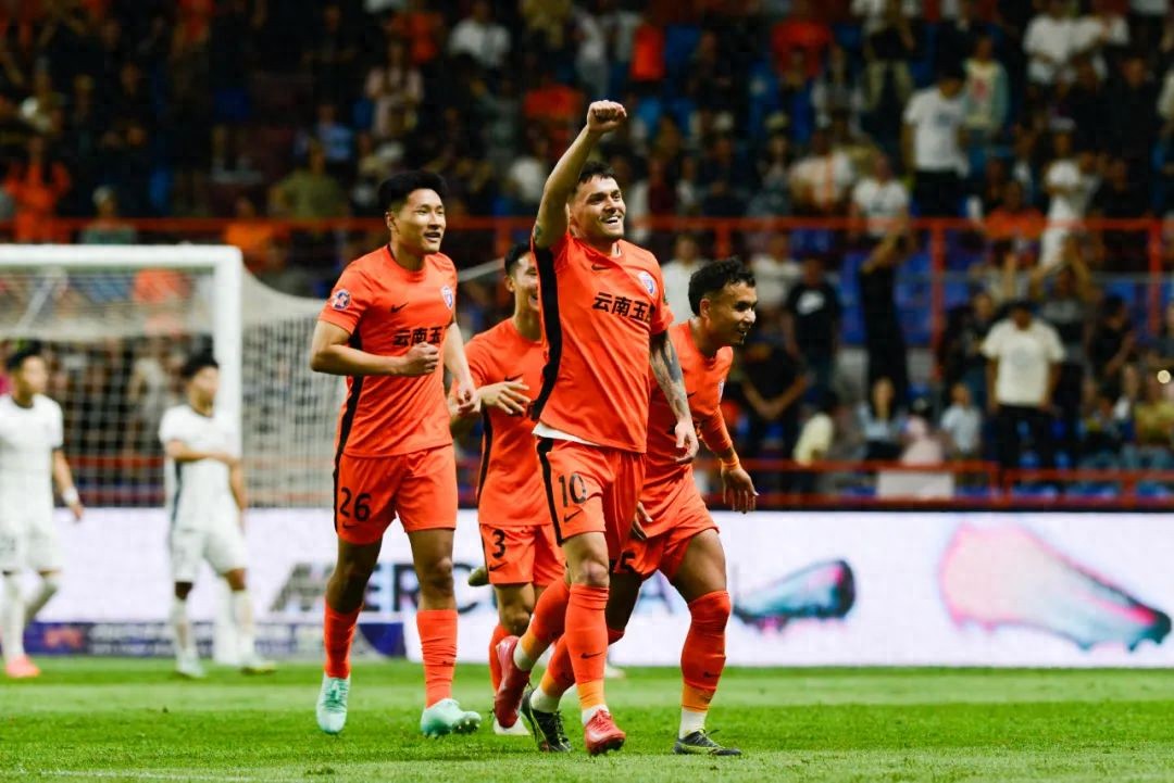 防守型球员完美表现领队队取得胜利