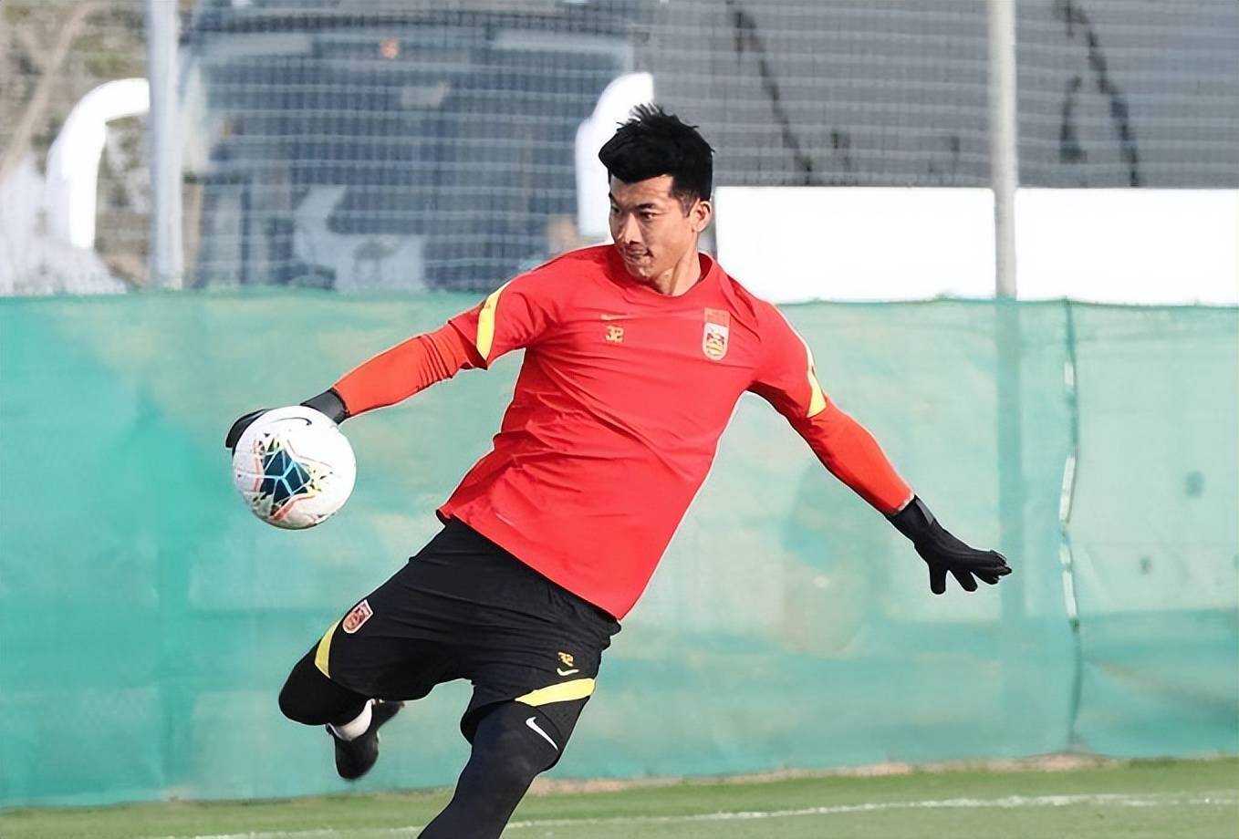 三亿体育体育在线登录-关于中超联赛球队备战策略曝光，全力以赴迎接新赛季的信息