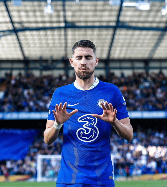 包含伯恩茅斯客场告捷，连败虽多再现求胜欲望的词条