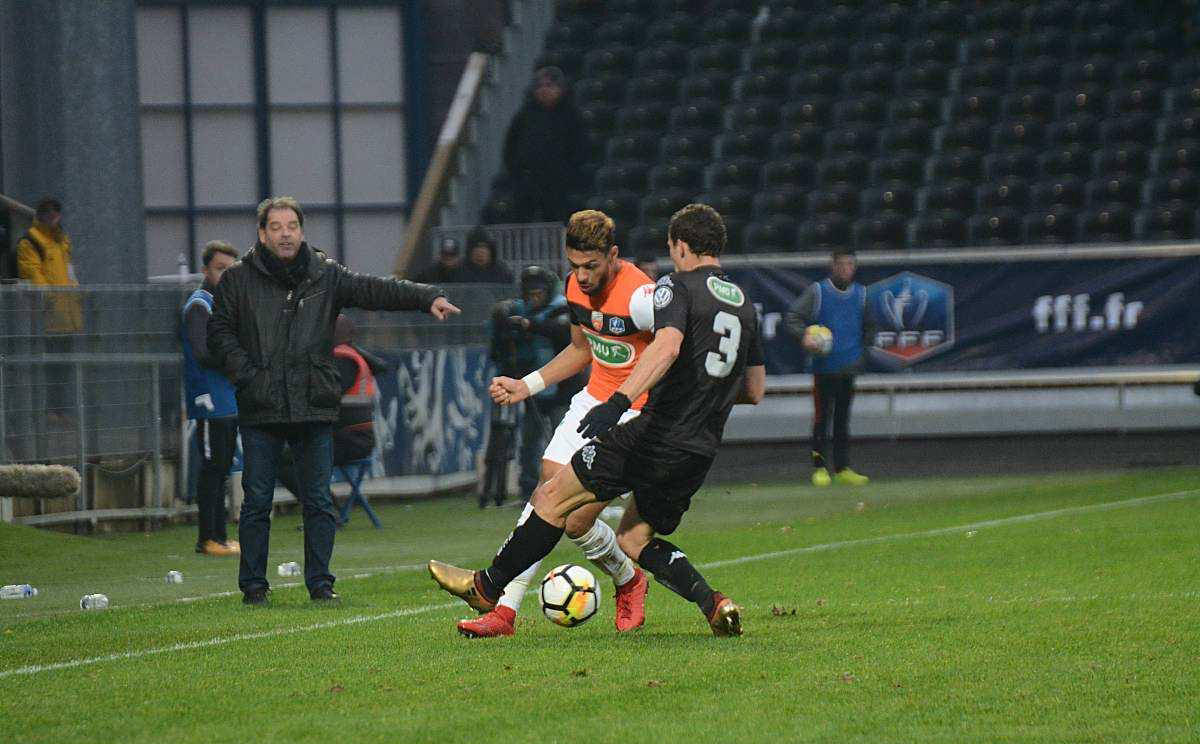 三亿体育体育在线登录-里尔客场不敌对手，欧战资格陷入危机