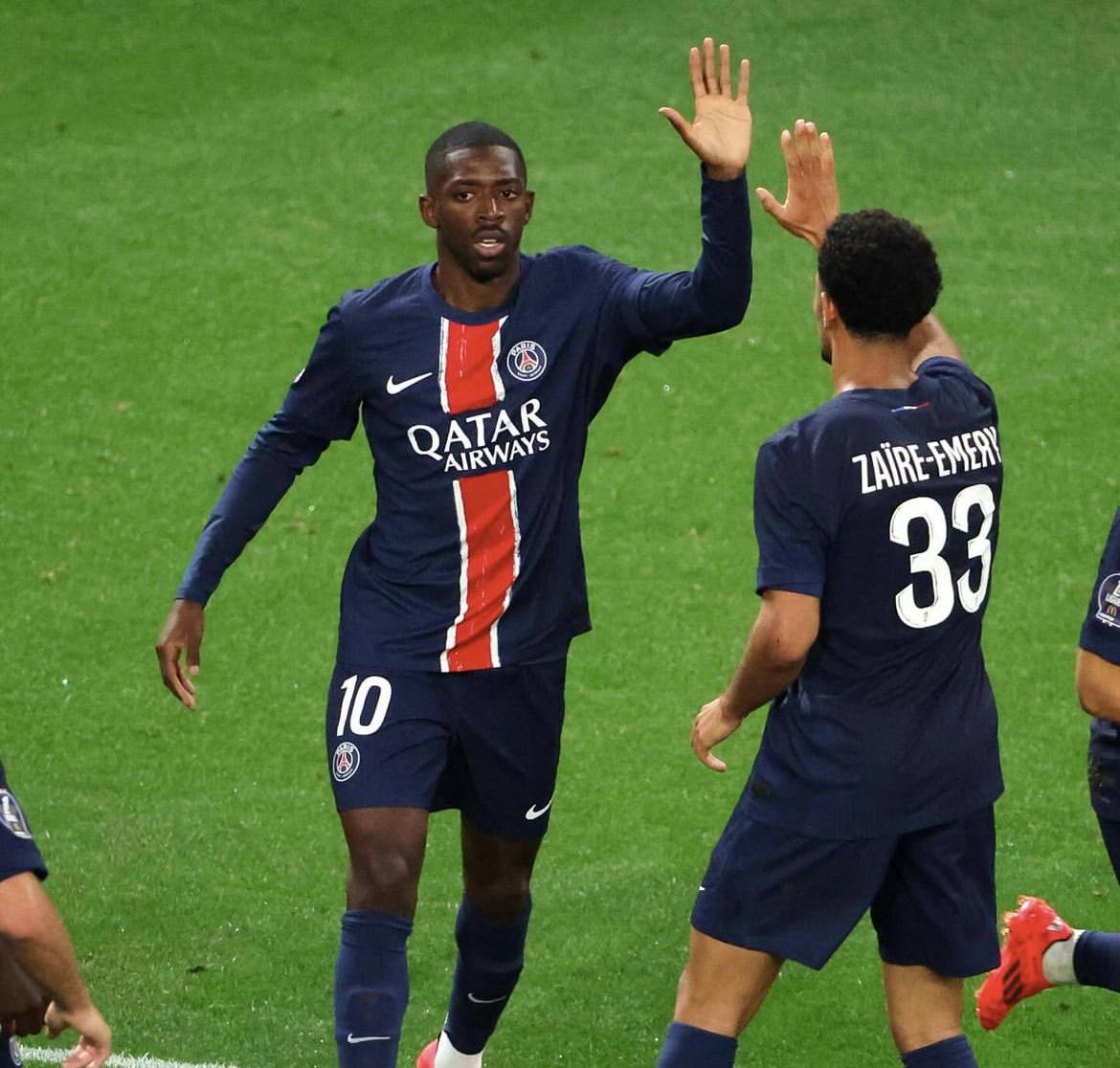 三亿体育体育活动-巴黎圣日耳曼主场胜利，领跑法甲