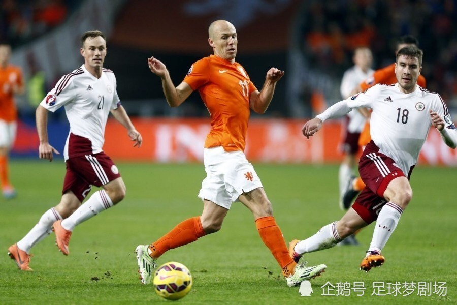 匈牙利黑马登顶，打入欧锦赛季军战