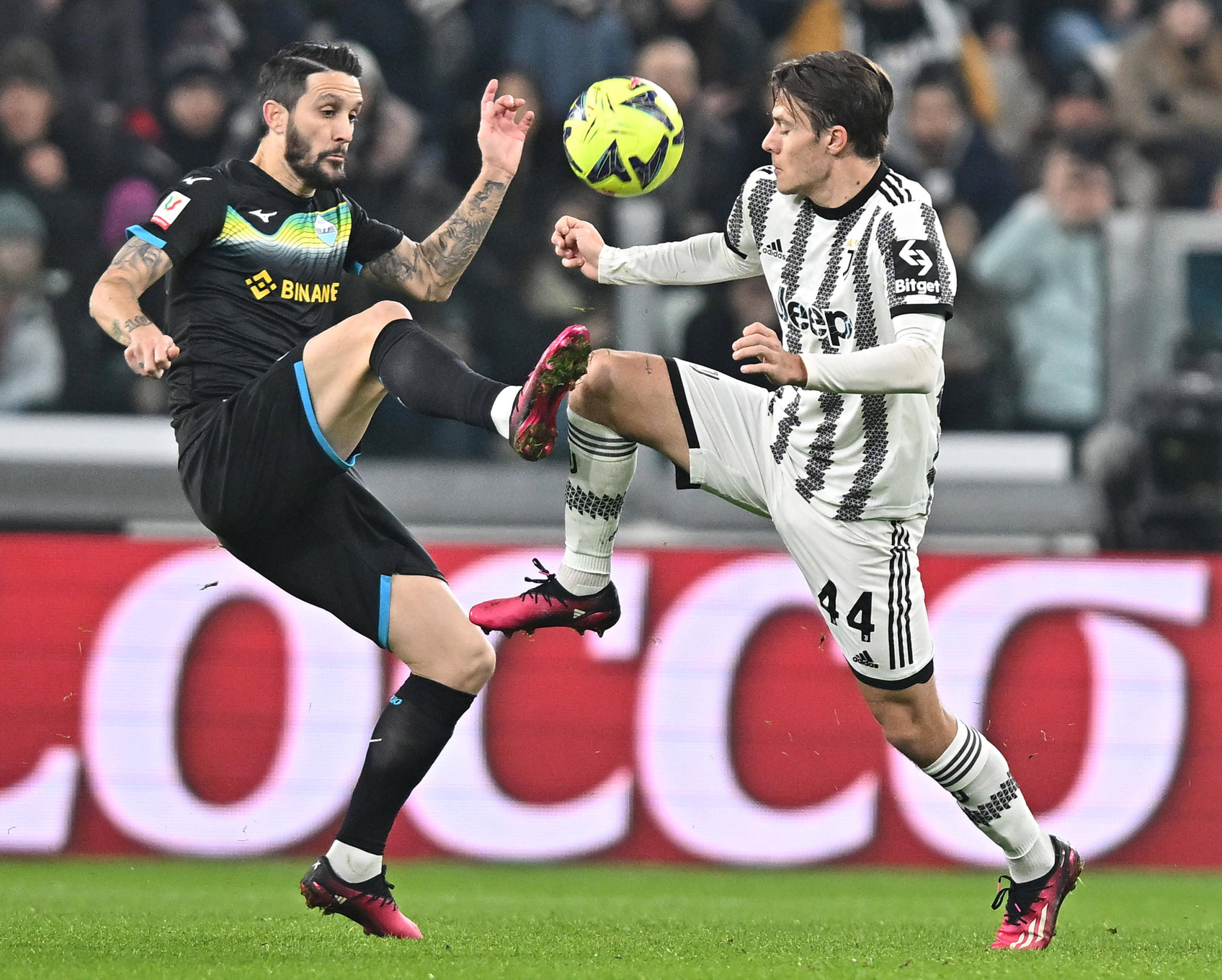 三亿体育体育新闻-意大利逆袭克罗地亚，菲尔米诺进球成为焦点