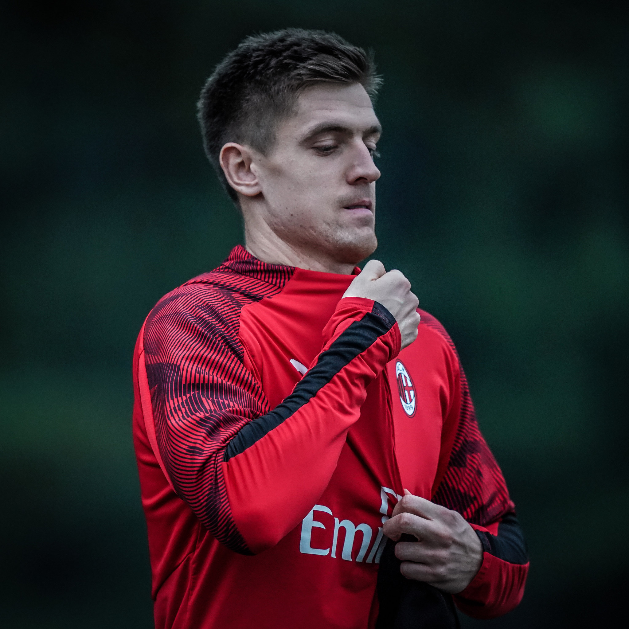 三亿体育体育官方-柏林赛前发布会，球员集体表态备战