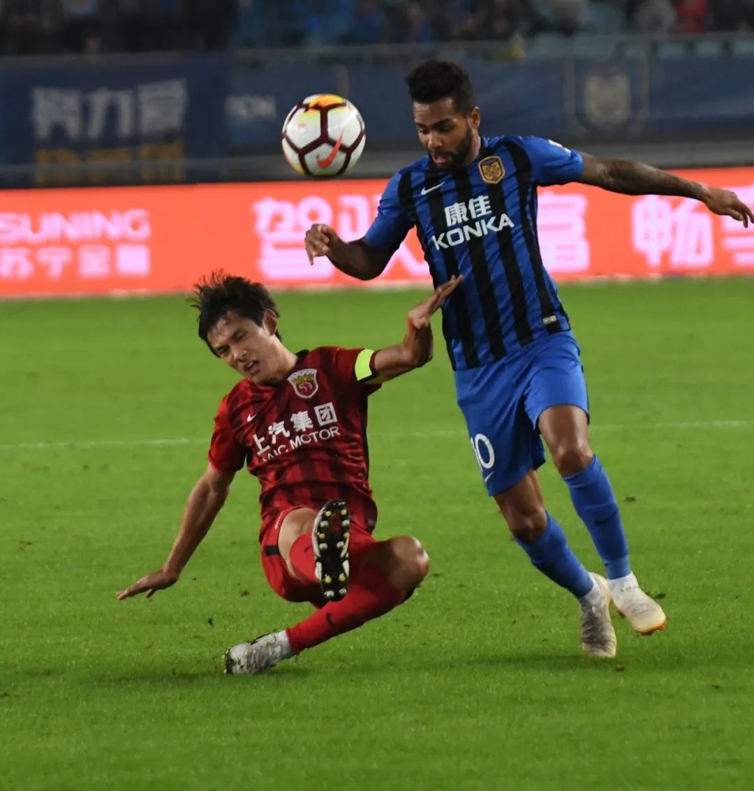 三亿体育体育视频-苏宁将主场迎战上港，双方角逐联赛积分的简单介绍