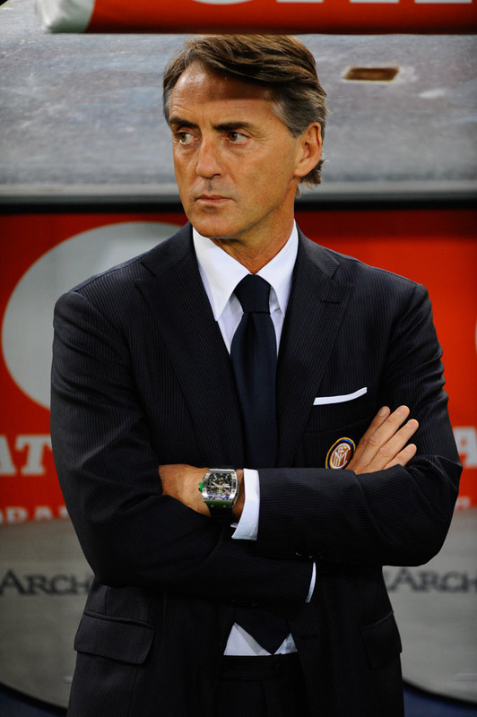 包含巴萨中场大将皮亚尼奇确定离队，即将加盟国际米兰的词条