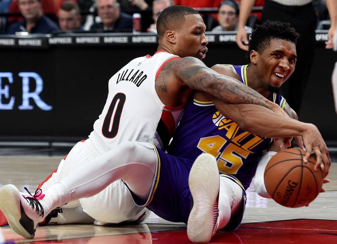 爵士力克开拓者,米切尔再次爆发的简单介绍 爵士力克开拓者,米切尔再次爆发的简单介绍