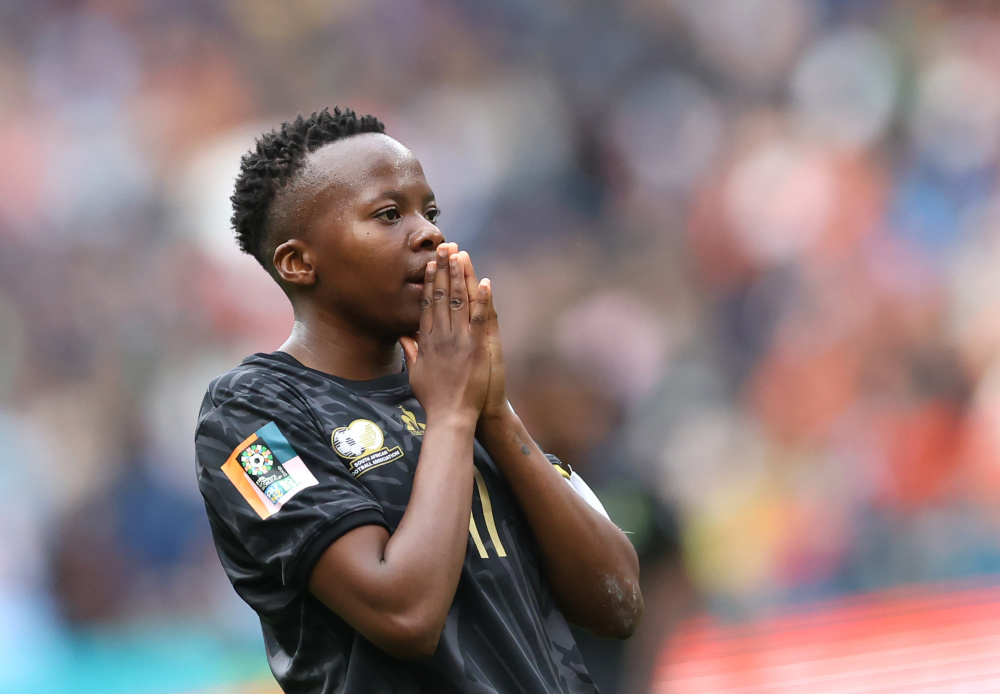 关于荷兰队面临难关，失去晋级八强机会的信息