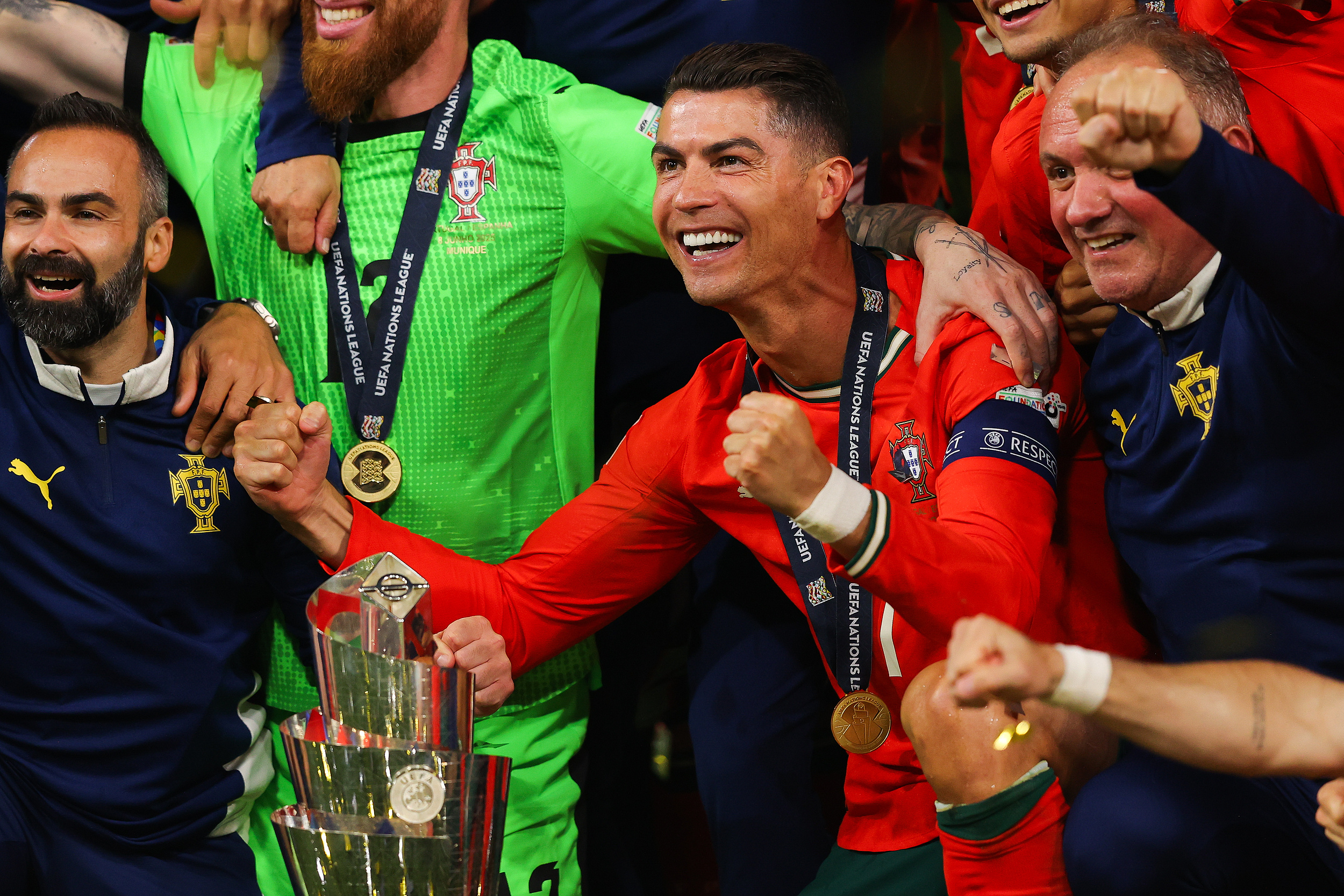 葡萄牙队绝地反击，晋级半决赛