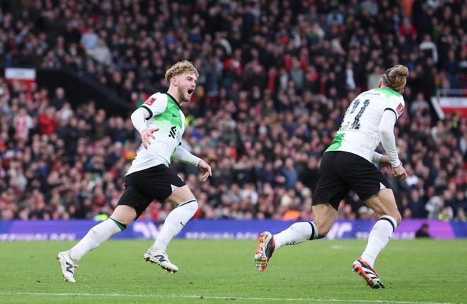 英格兰队取得惊险胜利，晋级半决赛