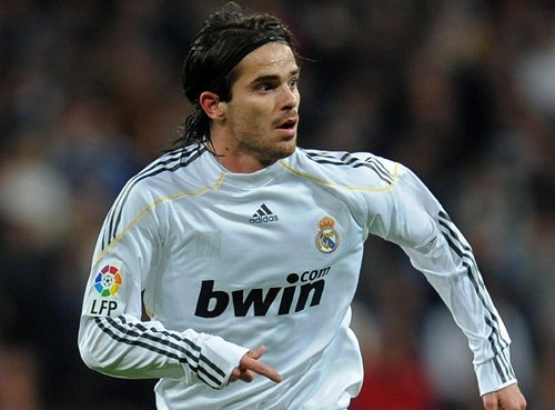 关于皇马遽遭参击，击复雄风难还的信息