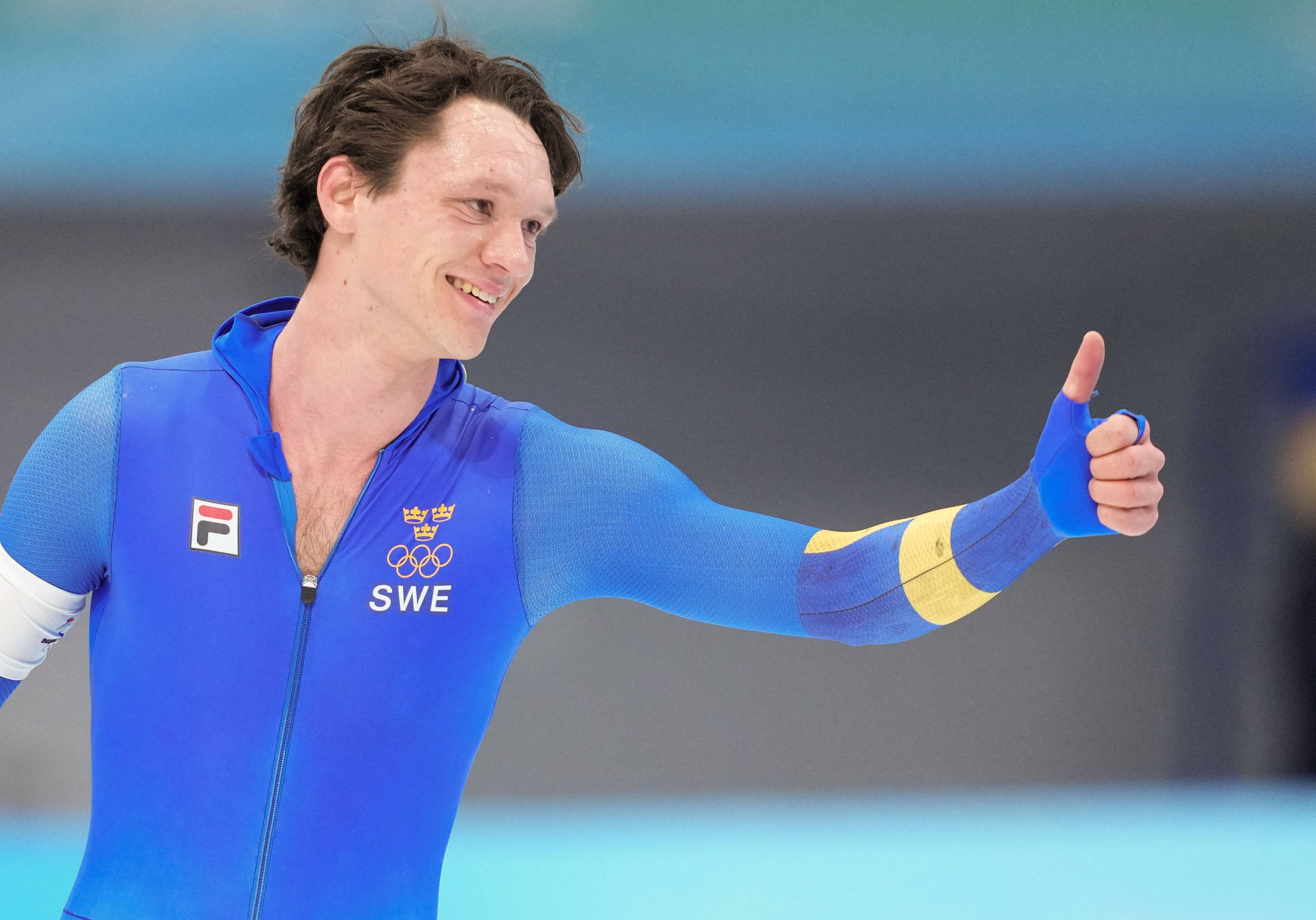 瑞典雪上速滑选手冲刺夺得银牌 瑞典雪上速滑选手冲刺夺得银牌
